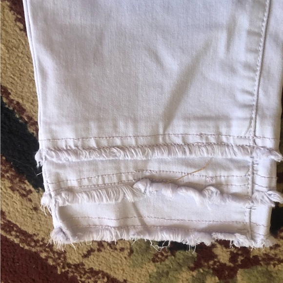 CHARLIE B Women's Soft white Cropped Jeans size 12 - new or like new - Picture 9 of 9